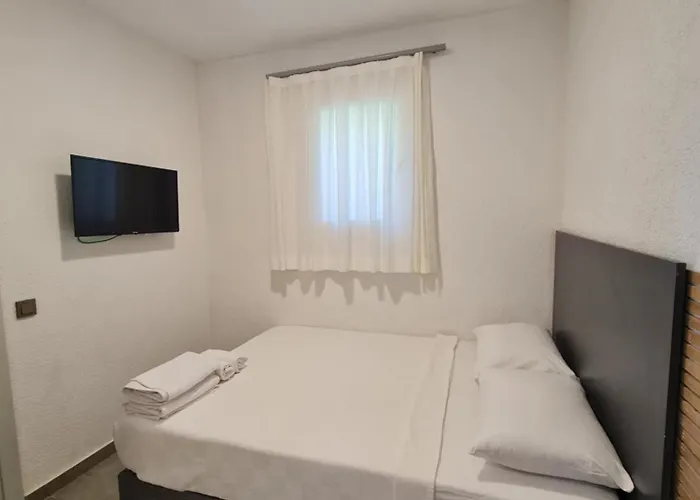 Üç Kişilik Oda